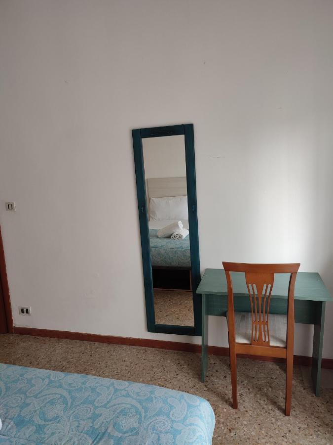 Le Golosine Fiera Rooms เวโรนา ภายนอก รูปภาพ
